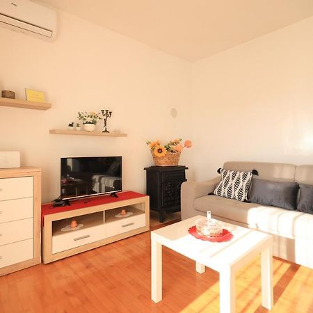 Apartments Ana เพทรอซาเน ภายนอก รูปภาพ