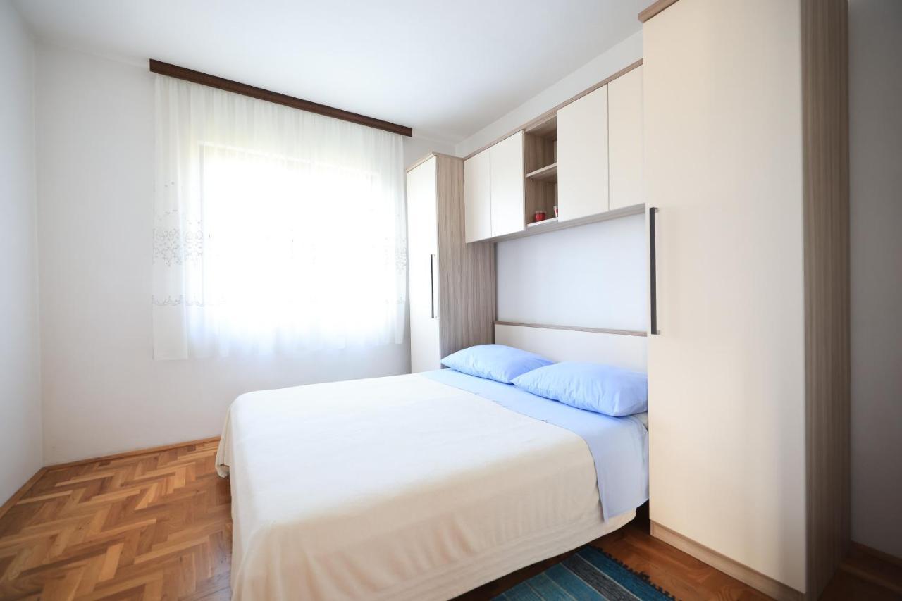 Apartments Ana เพทรอซาเน ภายนอก รูปภาพ