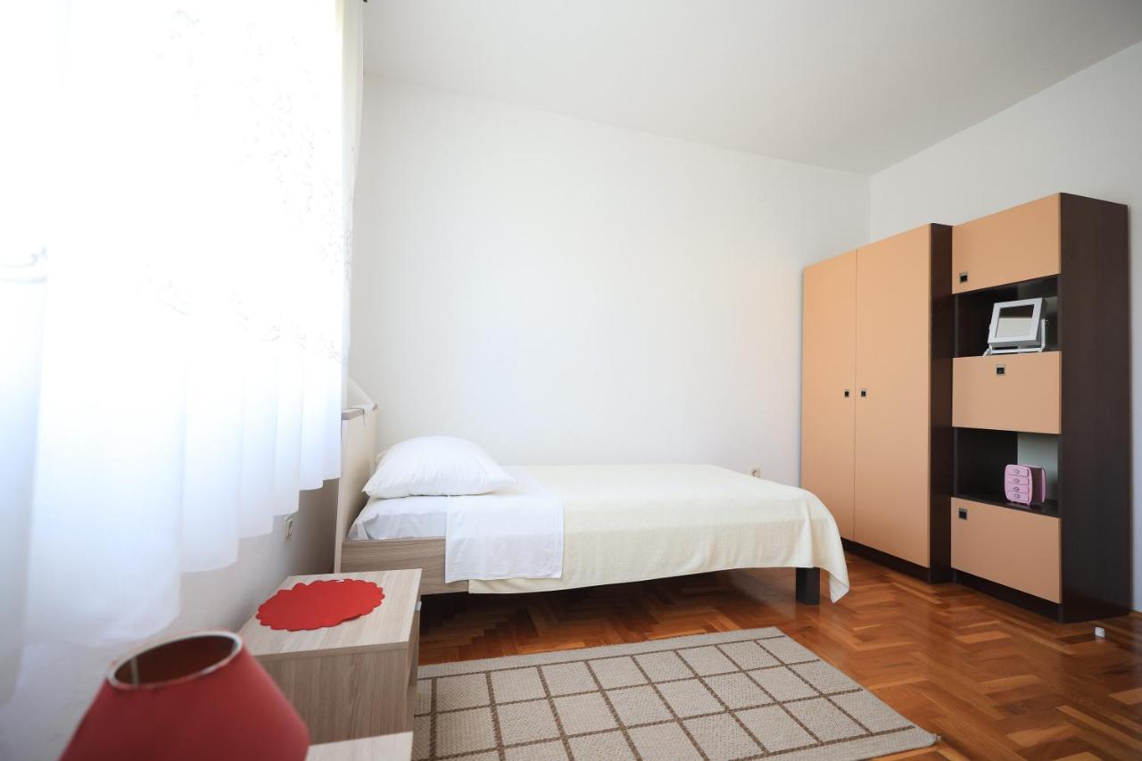 Apartments Ana เพทรอซาเน ภายนอก รูปภาพ