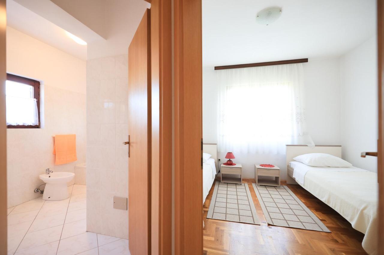 Apartments Ana เพทรอซาเน ภายนอก รูปภาพ