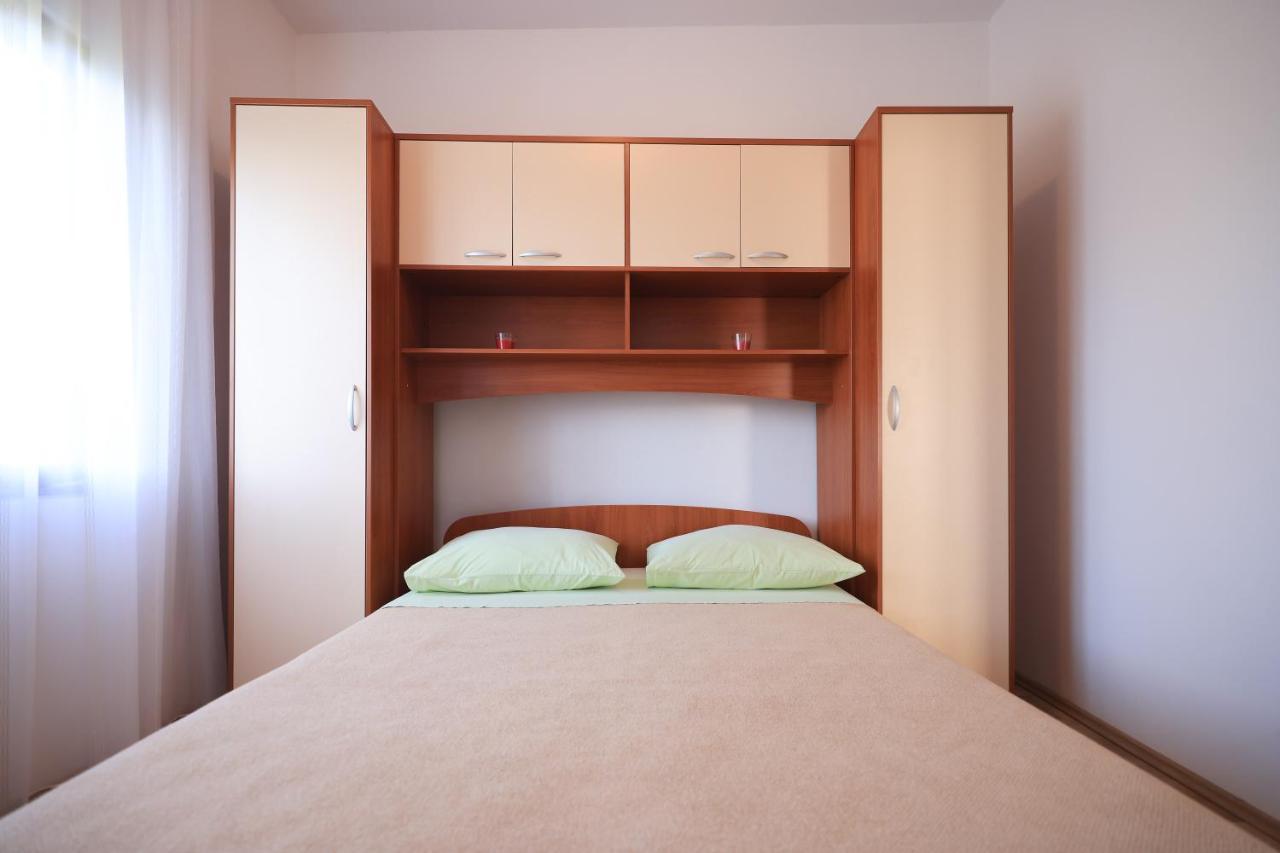 Apartments Ana เพทรอซาเน ภายนอก รูปภาพ