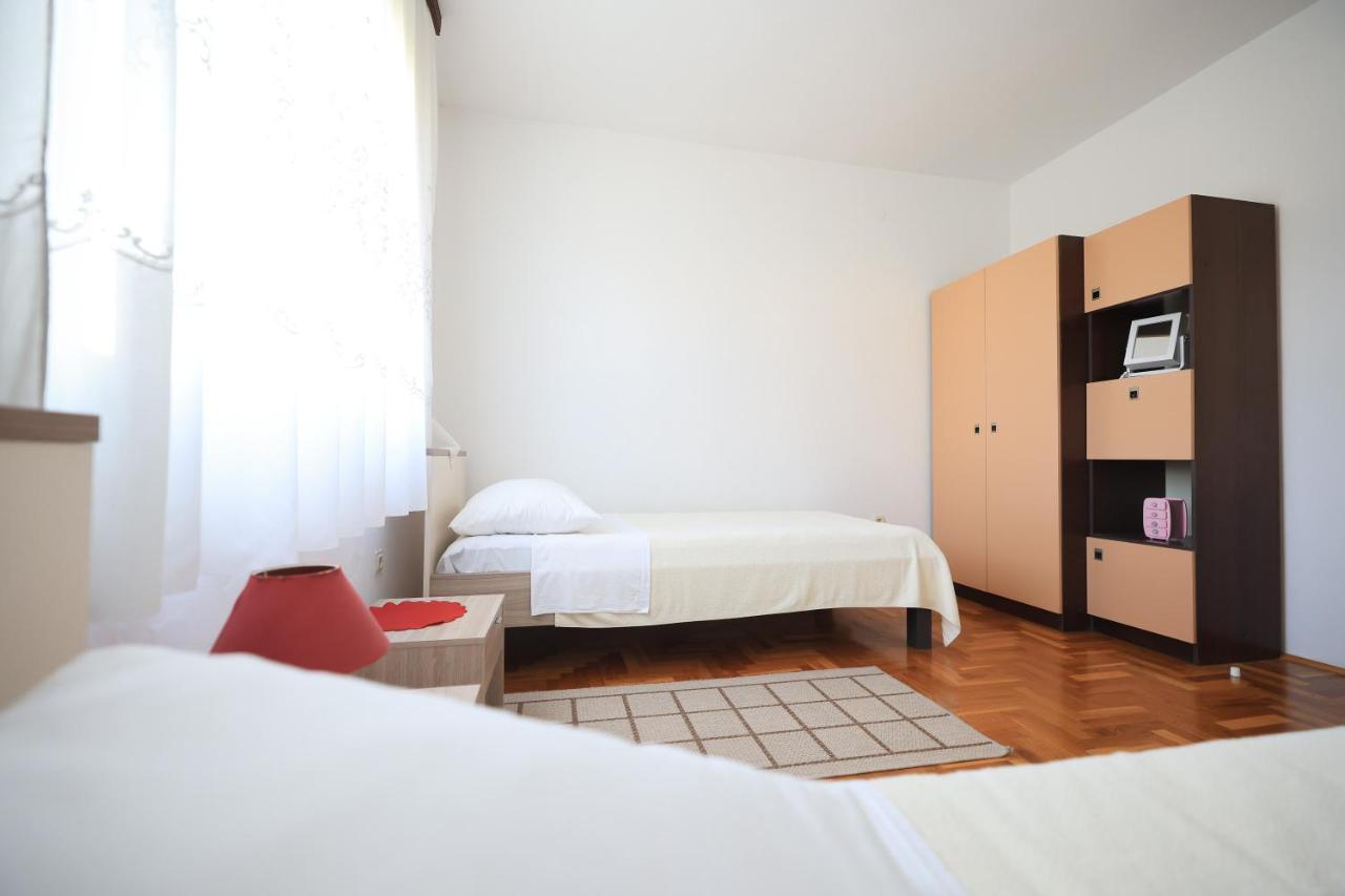 Apartments Ana เพทรอซาเน ภายนอก รูปภาพ